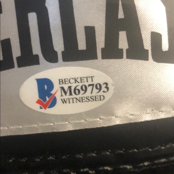 Roy Jones Jr Autographed Glove - Picture 3 of 3